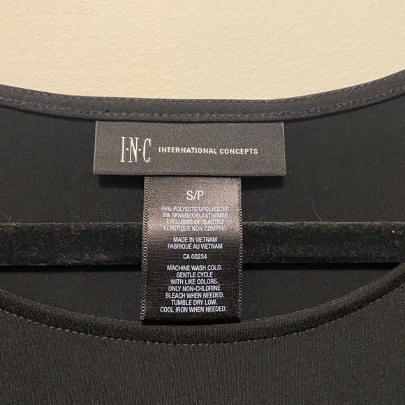 Black spandex top - Picture 2 of 2